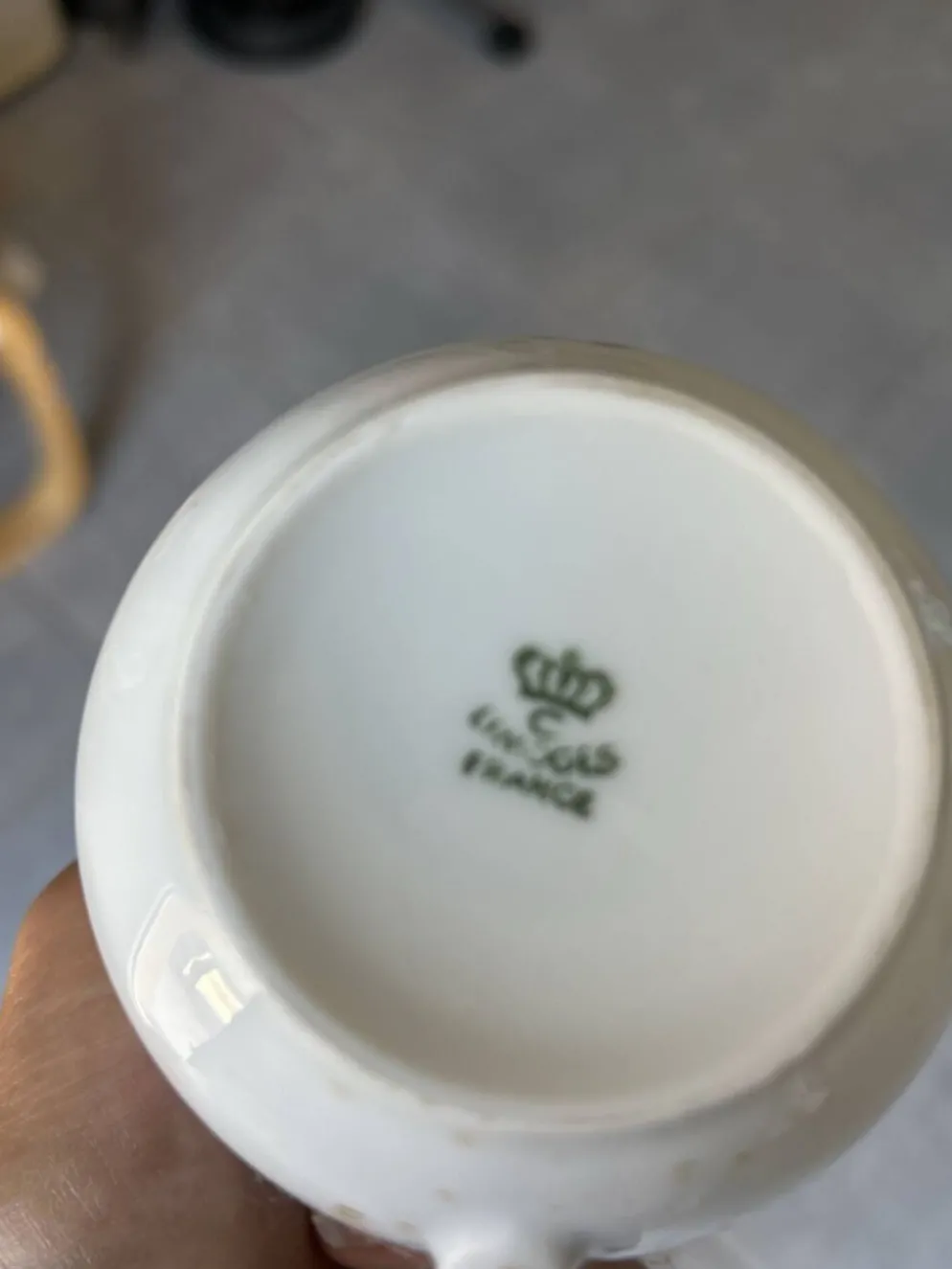 Ensemble à thé ancien en porcelaine de Limoges Chastagner, 3 pièces