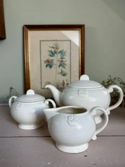 Ensemble théière sucrier pot à lait Geneviève Lethu Hortense 1991