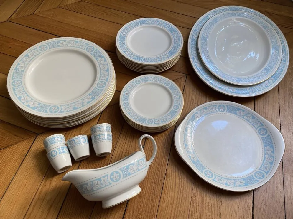 Ensemble vaisselle Royal Doulton & Co limited Hampton Court