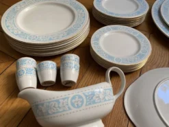 Ensemble vaisselle Royal Doulton & Co limited Hampton Court