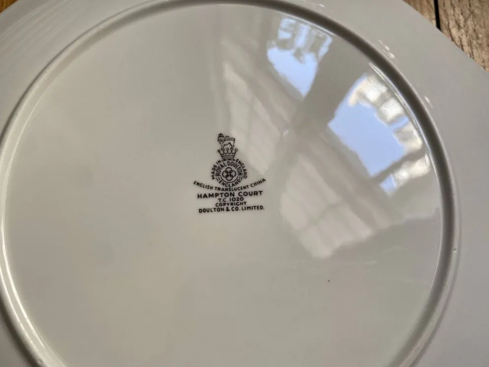 Ensemble vaisselle Royal Doulton & Co limited Hampton Court