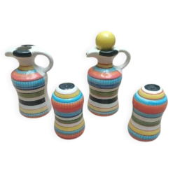 Ensemble vinaigrier, huilier, salière et poivrier
