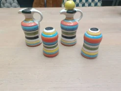 Ensemble vinaigrier, huilier, salière et poivrier