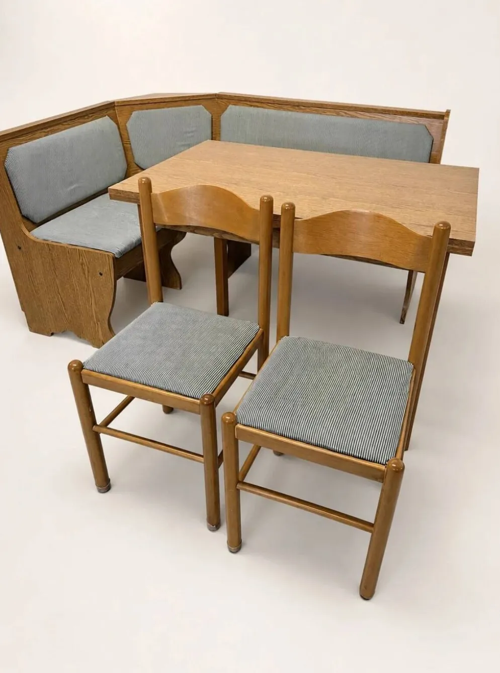 Ensemble vintage de coin repas en chêne — banquette, table extensible et 2 chaises
