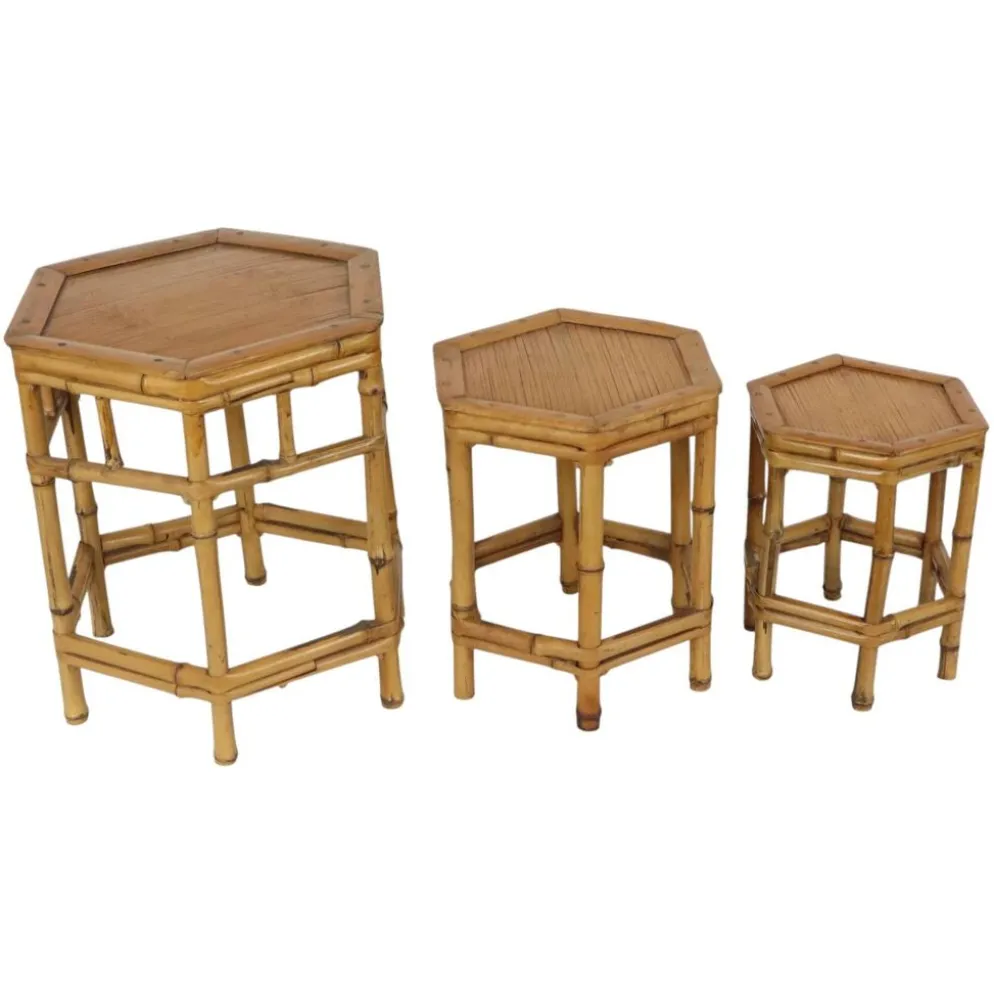 Ensemble vintage de 3 tables d'appoint en bambou et rotin / tables gigognes – style boho