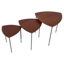Ensemble vintage de 3 tables d'appoint en bois et métal des années 1980.
