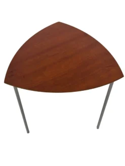 Ensemble vintage de 3 tables d'appoint en bois et métal des années 1980.
