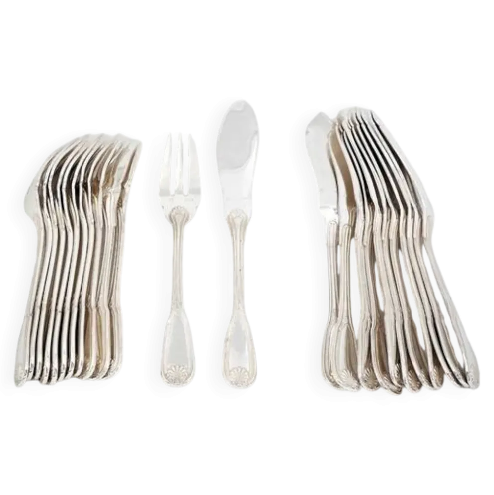 Ercuis Maintenon, Coquille, 12 couverts à poisson, 24 pièces en métal argenté.