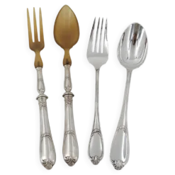 Ercuis Pompadour, lot de 4 couverts de service, à ragout et salade métal argenté