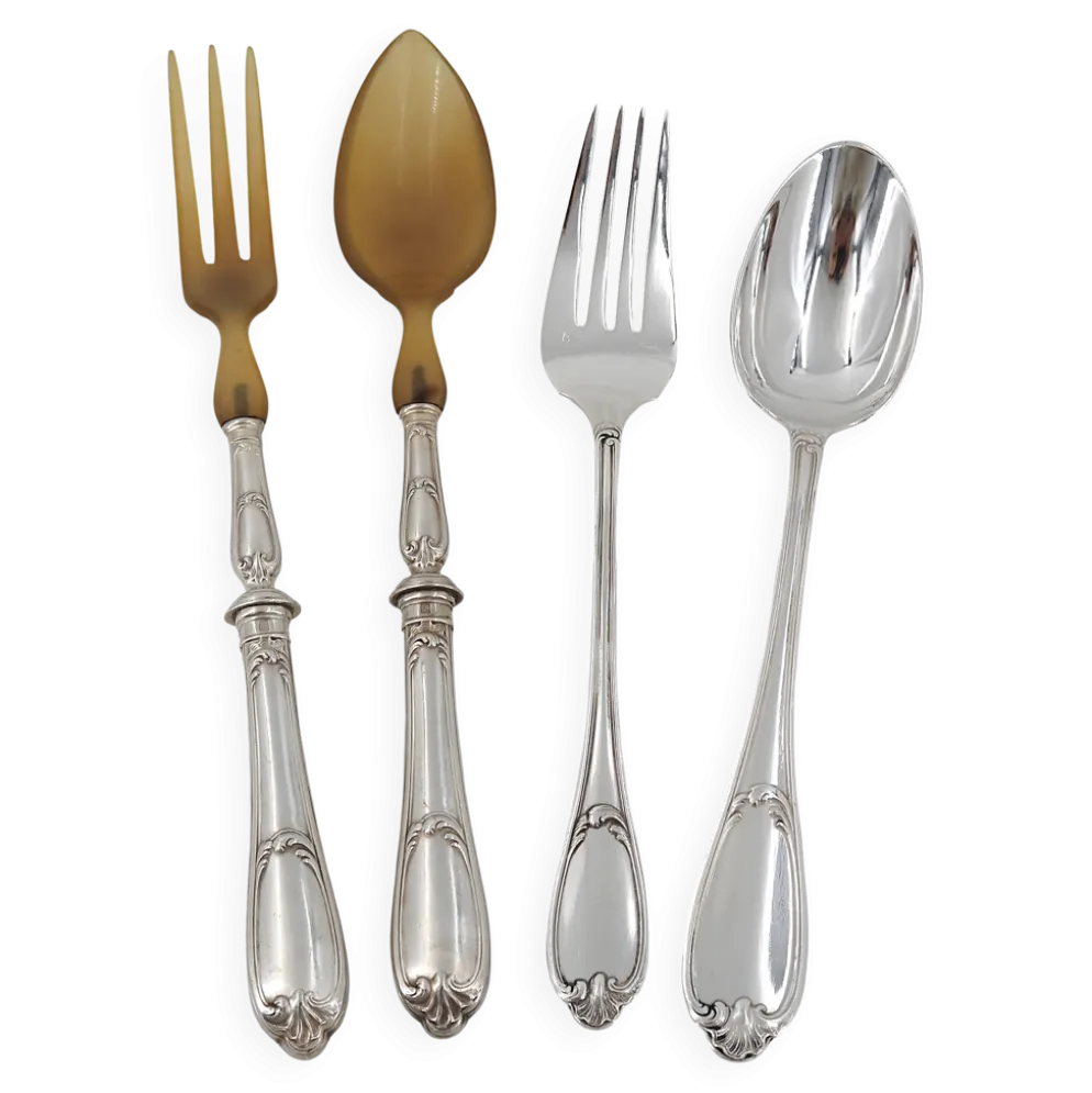 Ercuis Pompadour, lot de 4 couverts de service, à ragout et salade métal argenté