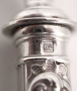 Ercuis Pompadour, lot de 4 couverts de service, à ragout et salade métal argenté