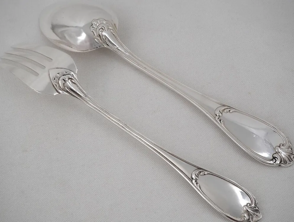 Ercuis Pompadour, lot de 4 couverts de service, à ragout et salade métal argenté