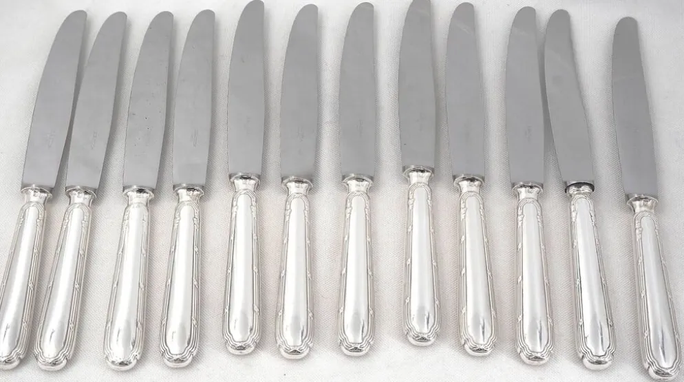 Ercuis Trianon, Rubans, 12 couteaux de table métal argenté, excellent état