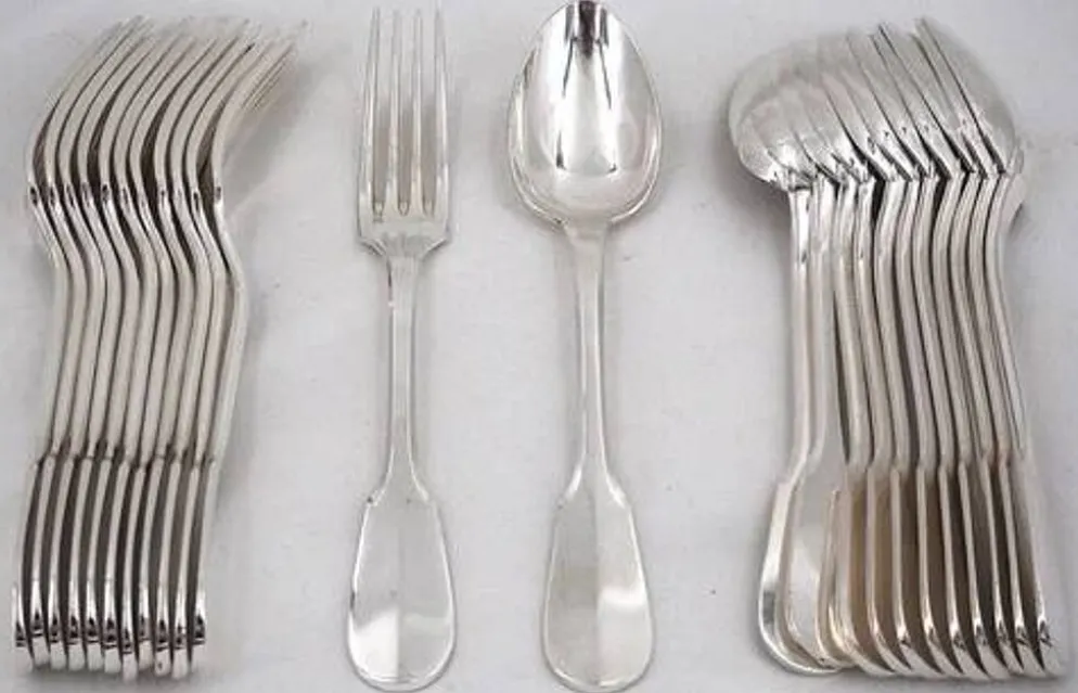Ercuis Uniplat, Valois, 12 couverts à entremets, dessert, 24 pièces, 18 cm.