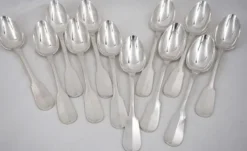 Ercuis Uniplat, Valois, 12 couverts à entremets, dessert, 24 pièces, 18 cm.