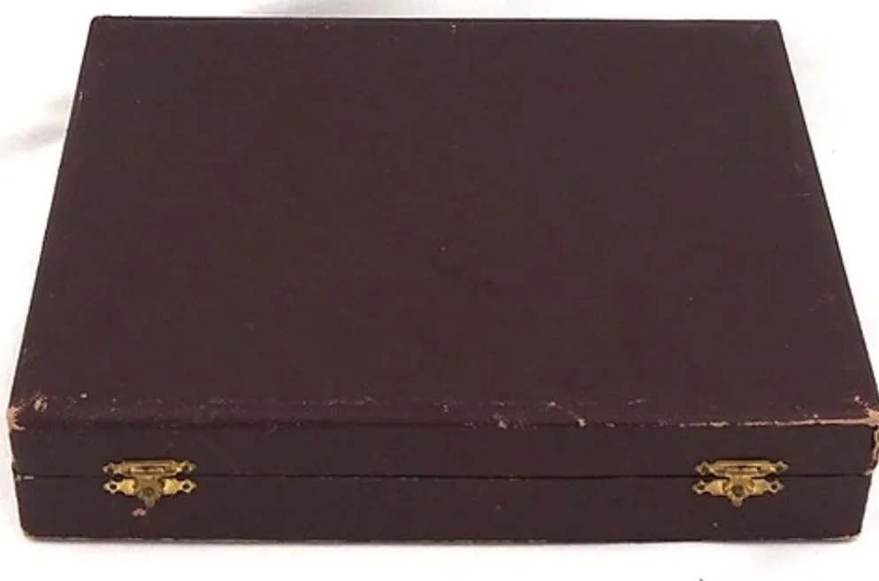 Ercuis Uniplat, Valois, 12 couverts à entremets, dessert, 24 pièces, 18 cm.