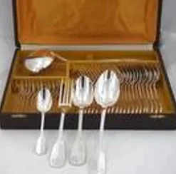 Ercuis Uniplat, Valois, ménagère set 38 pièces en métal argenté, excellent état.