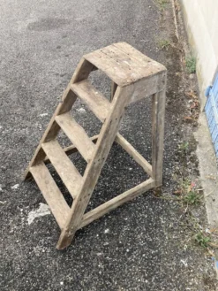 Escabeau ancien