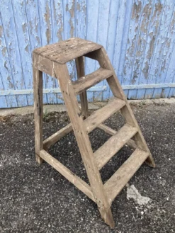 Escabeau ancien