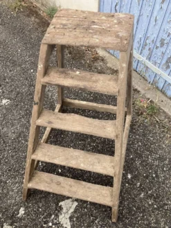 Escabeau ancien