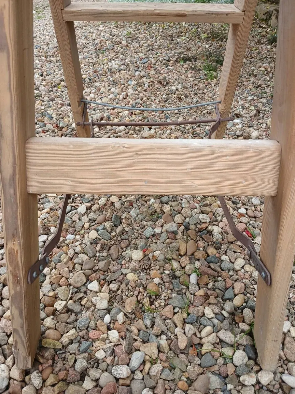 Escabeau ancien en bois