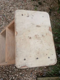 Escabeau ancien en bois