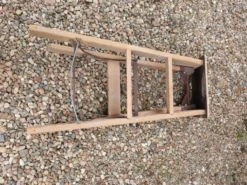 Escabeau ancien en bois