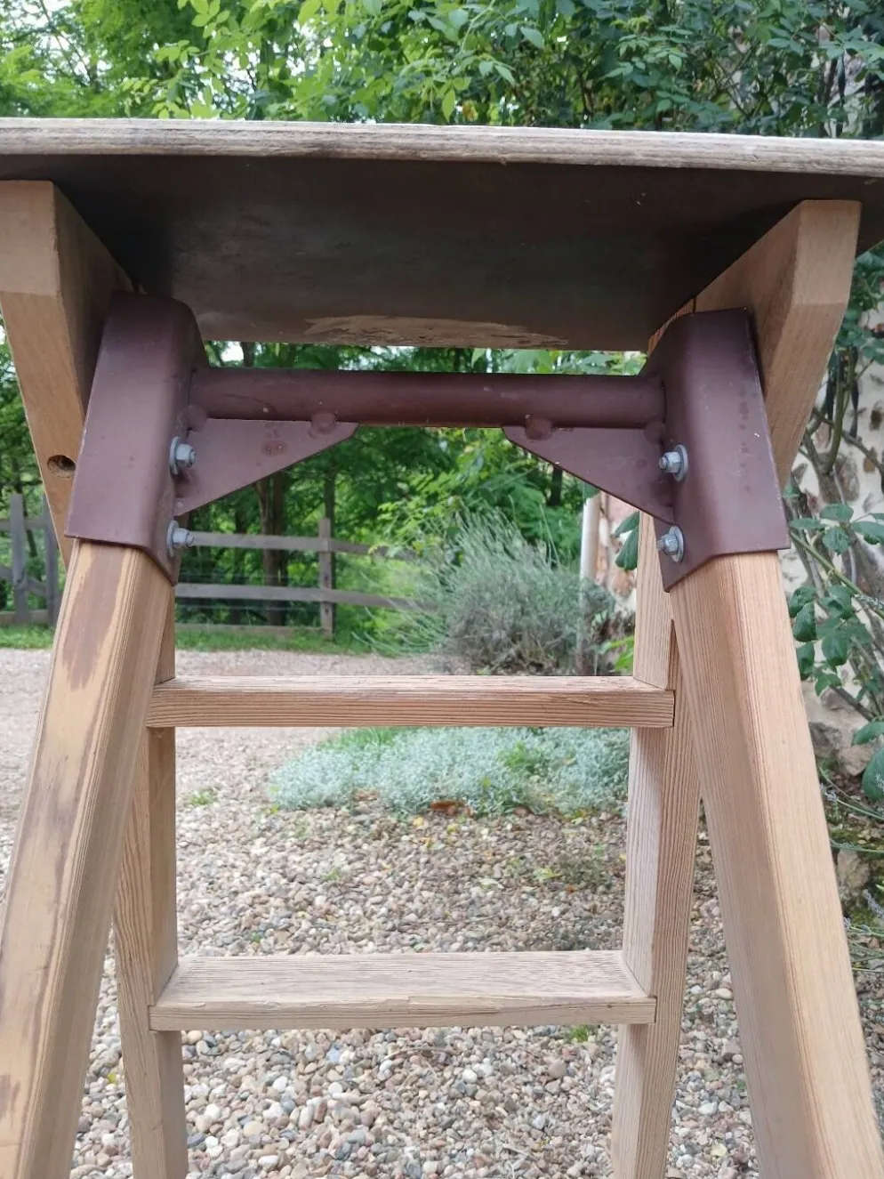 Escabeau ancien en bois
