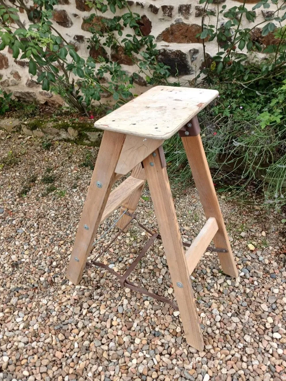 Escabeau ancien en bois