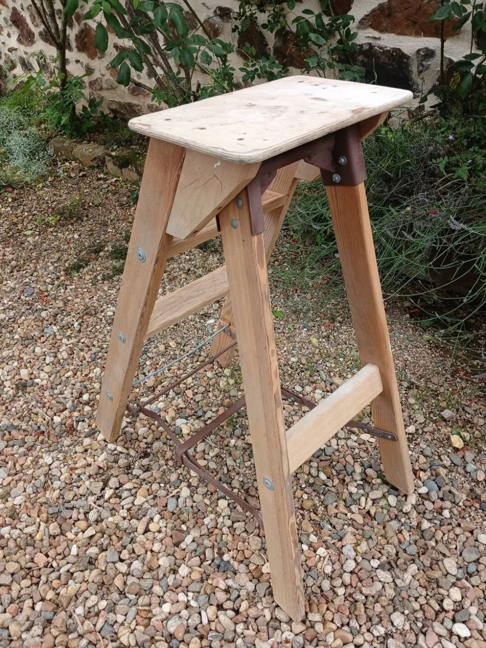 Escabeau ancien en bois