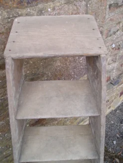 Escabeau ancien en bois