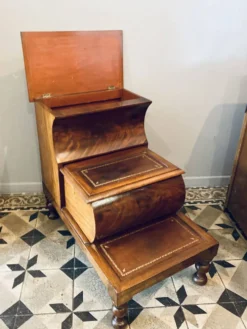 Escabeau coffre de bibliothèque anglais en acajou
