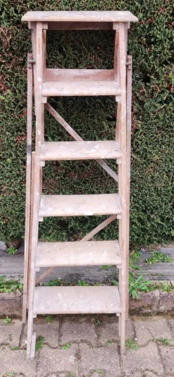 Escabeau de peintre ancien