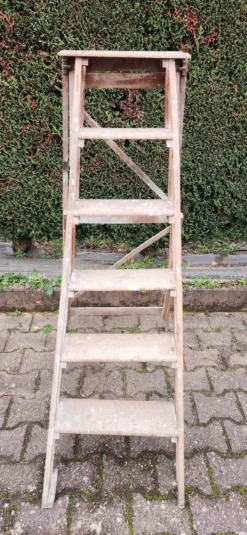 Escabeau de peintre ancien