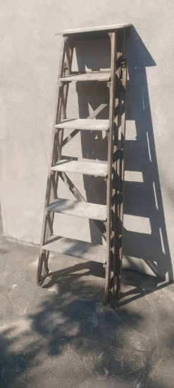 Escabeau de peintre vintage en bois