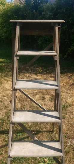 Escabeau de peintre vintage en bois