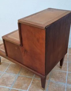 Escalier bibliothèque vintage style anglais, coffre, bois et cuir, 67 cm