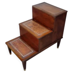 Escalier bibliothèque vintage style anglais, coffre, bois et cuir, 67 cm