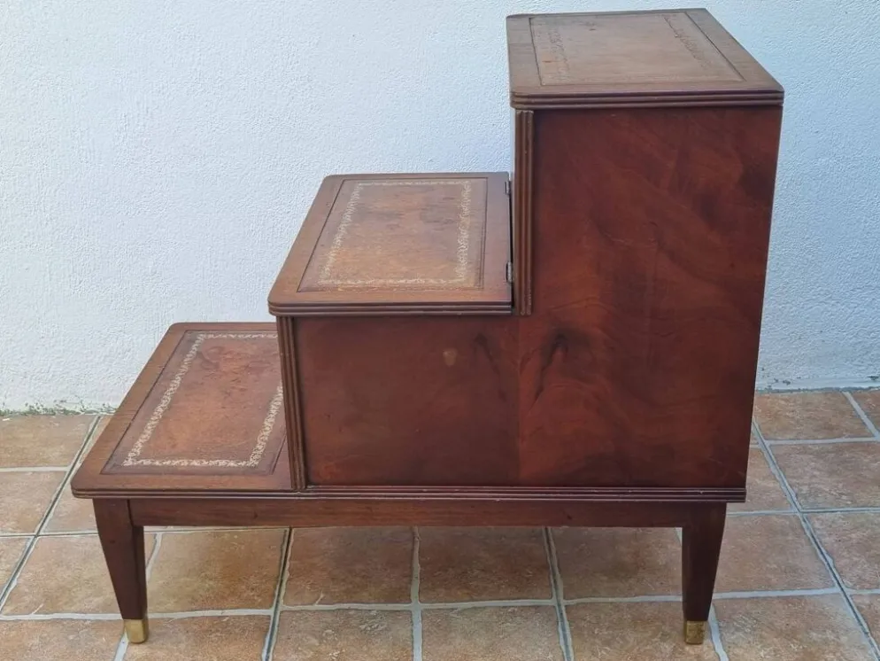 Escalier bibliothèque vintage style anglais, coffre, bois et cuir, 67 cm