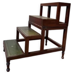 Escalier de bibliothèque anglais XIXe siècle, cuir vert doré