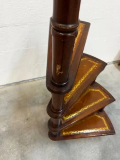Escalier en spiral de la bibliothèque Géorgienne année 1950 Angleterre