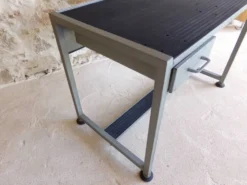 Etabli en fer