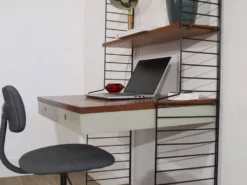 Etagere/bureau autopotante en teck, string design 1960