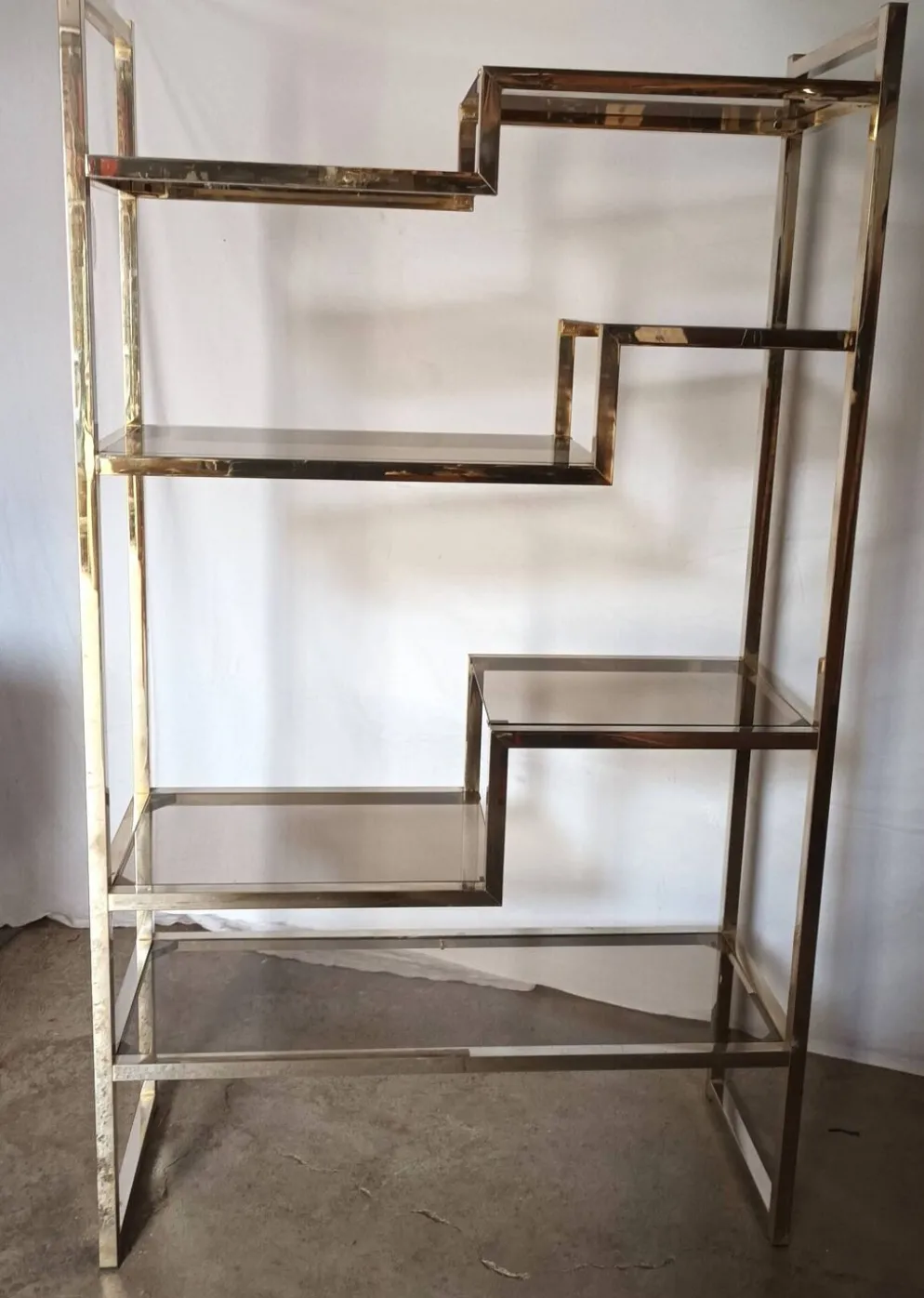 Etagere des années 70 attribuée a Willy Rizzo