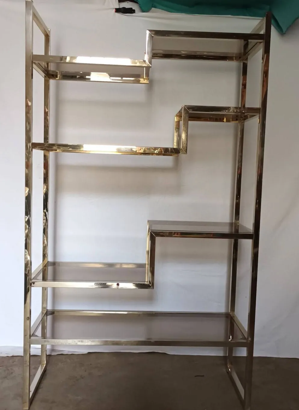 Etagere des années 70 attribuée a Willy Rizzo