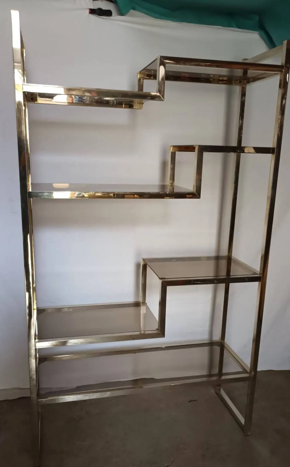 Etagere des années 70 attribuée a Willy Rizzo
