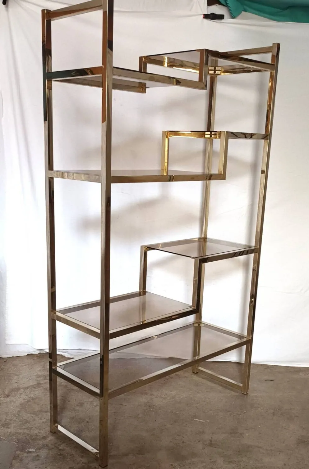 Etagere des années 70 attribuée a Willy Rizzo