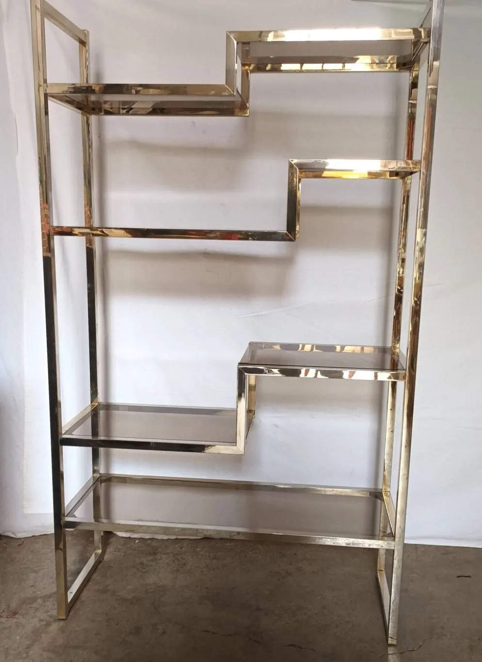 Etagere des années 70 attribuée a Willy Rizzo