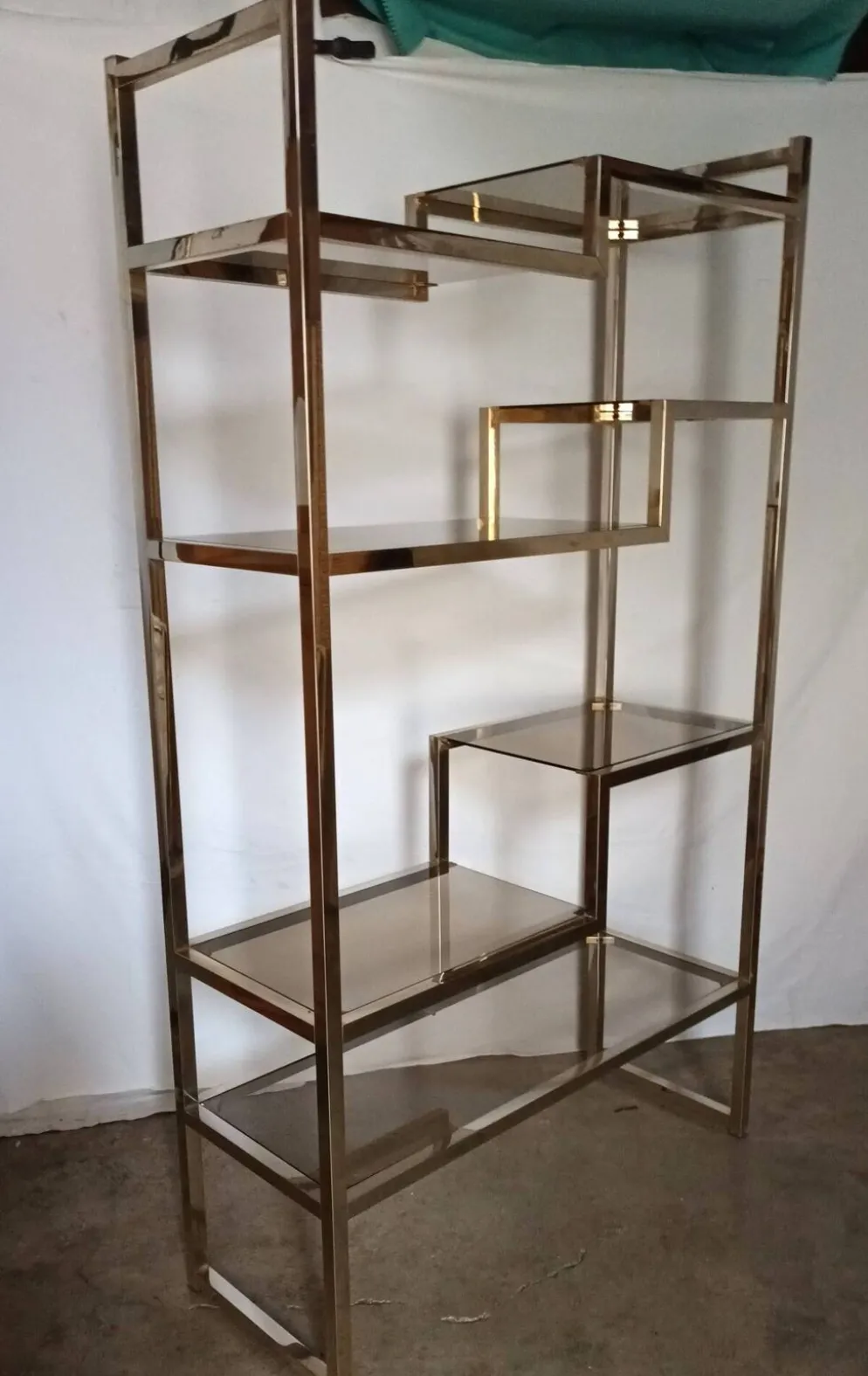 Etagere des années 70 attribuée a Willy Rizzo
