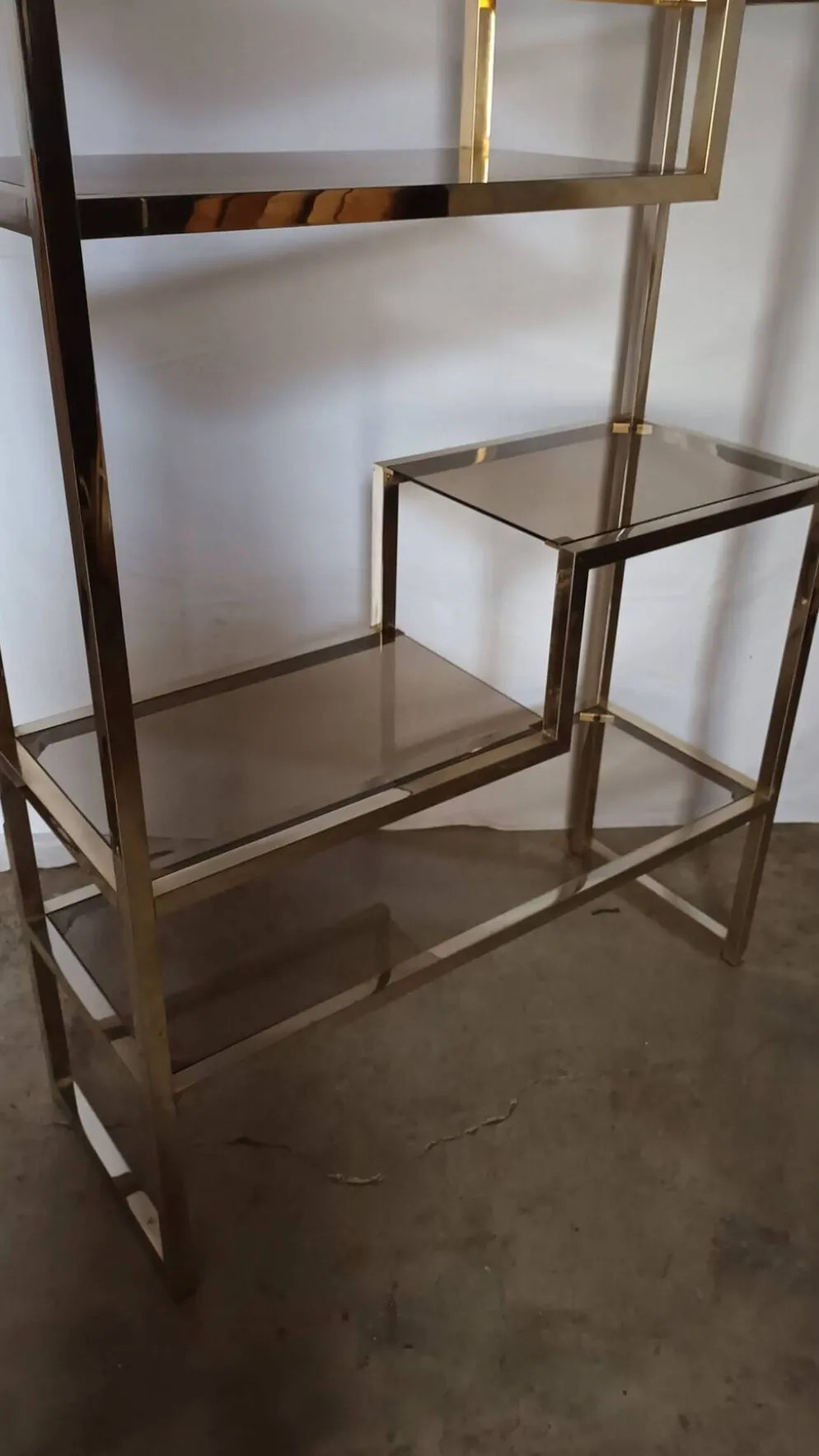 Etagere des années 70 attribuée a Willy Rizzo